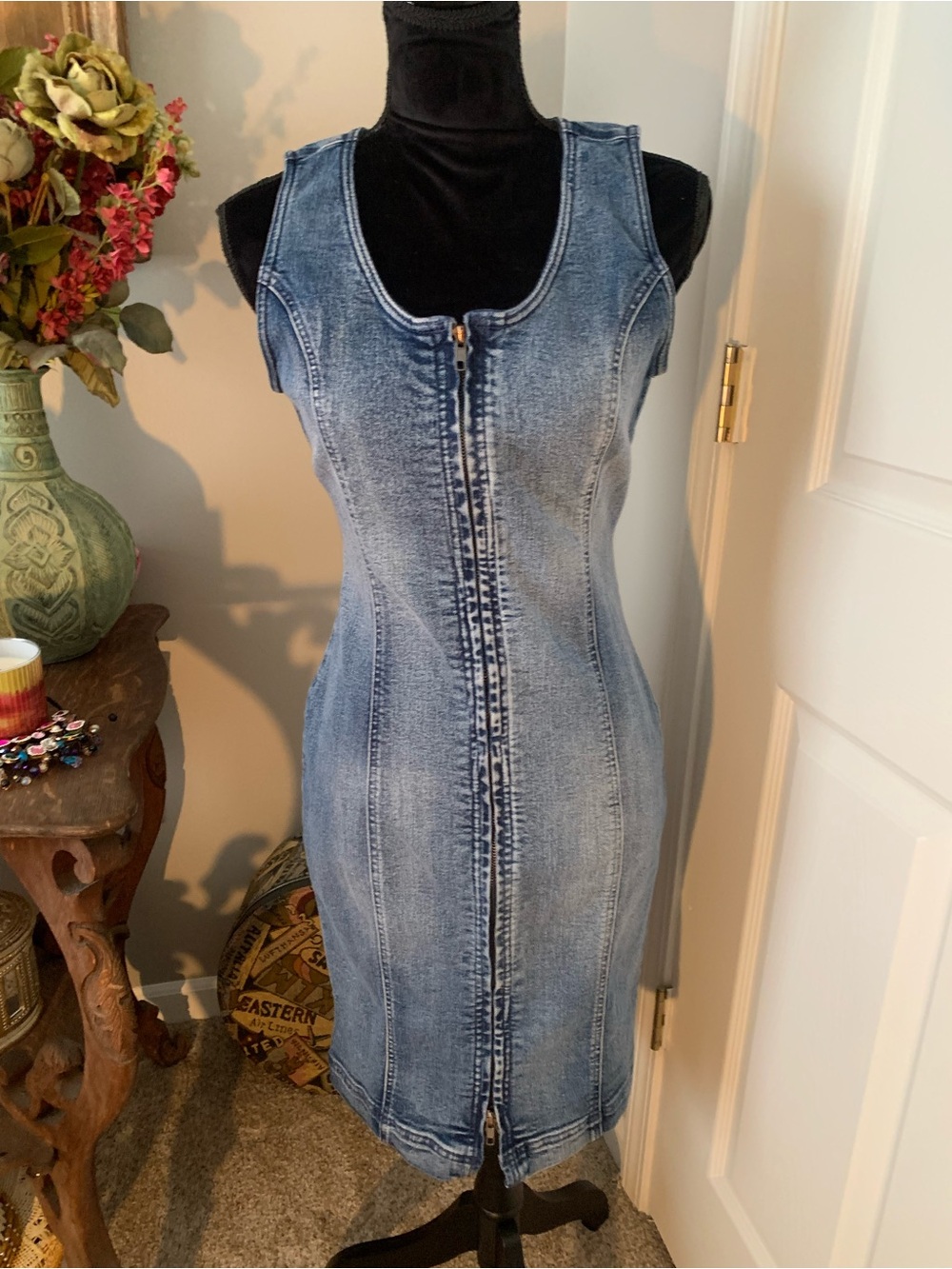 NEW Sexy Stretch Denim Zip-Front Bodycon Dress in Light Blue Wash Sz 6-8